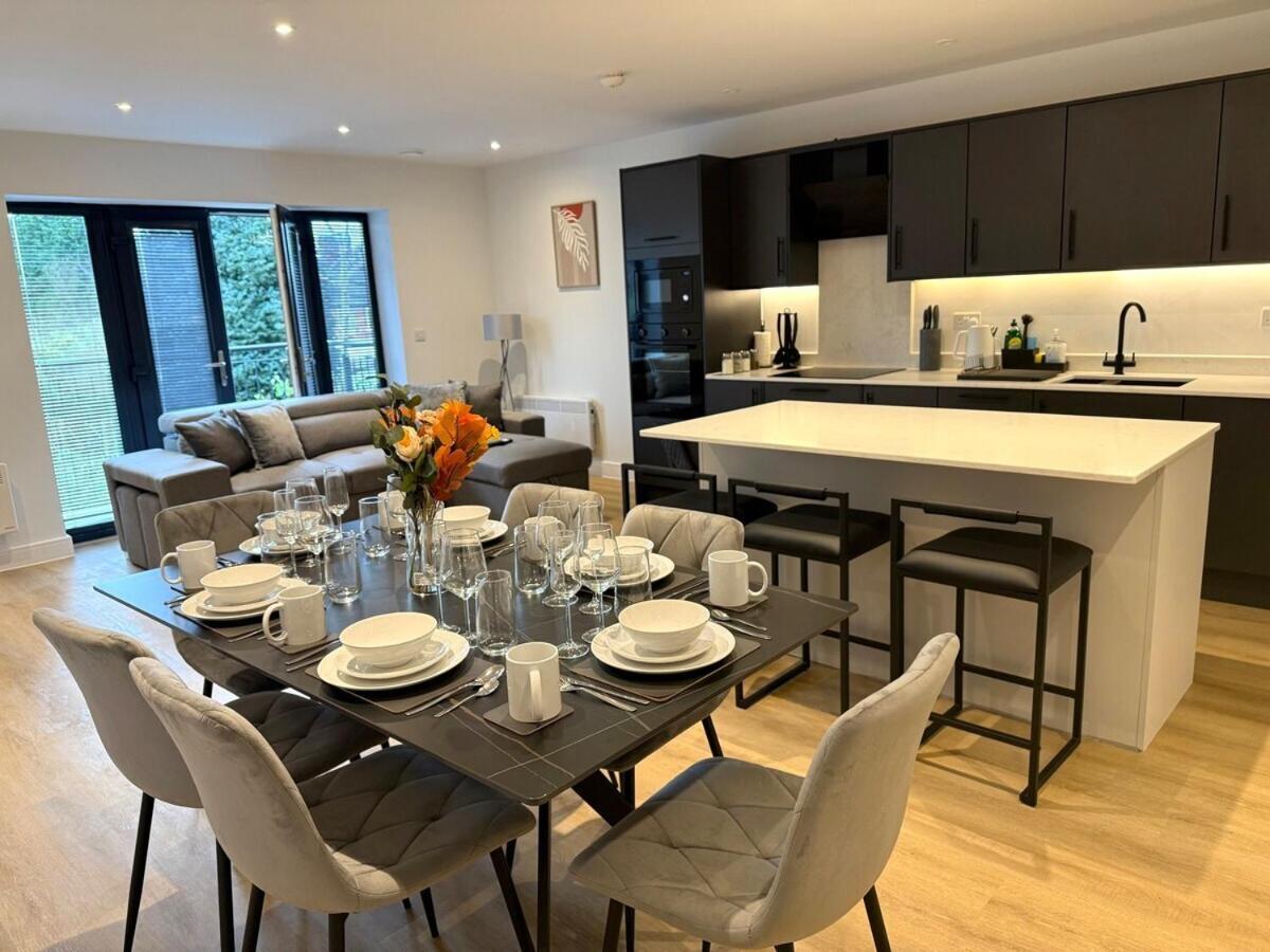 Sale Road Serviced Apartments Near Airport & Trafford Centre Wythenshawe Dış mekan fotoğraf