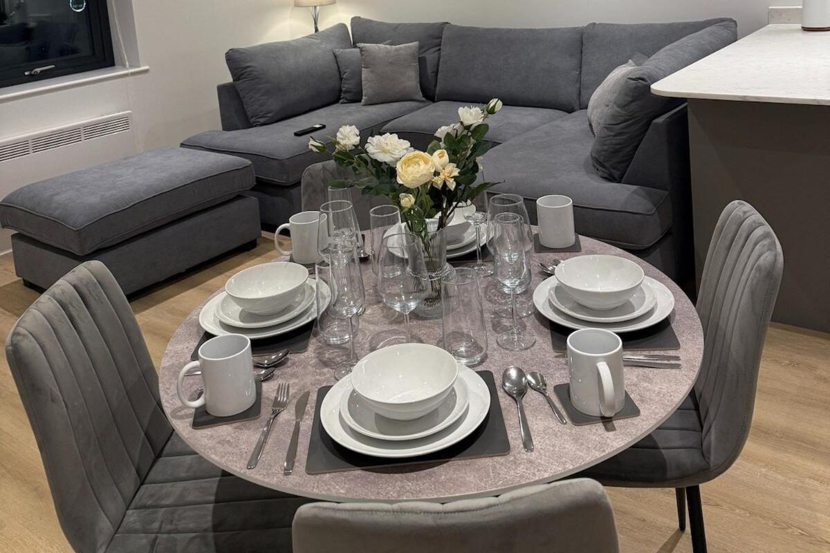 Sale Road Serviced Apartments Near Airport & Trafford Centre Wythenshawe Dış mekan fotoğraf